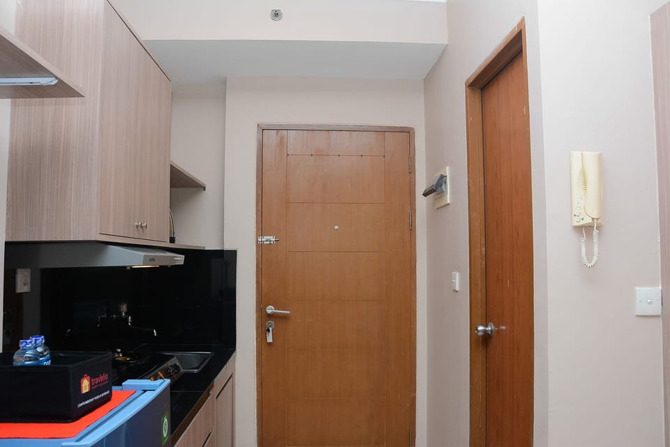 Apartment, Non Smoking, Kitchenette | Private kitchen | Fridge, stovetop, electric kettle, cookware/dishes/utensils