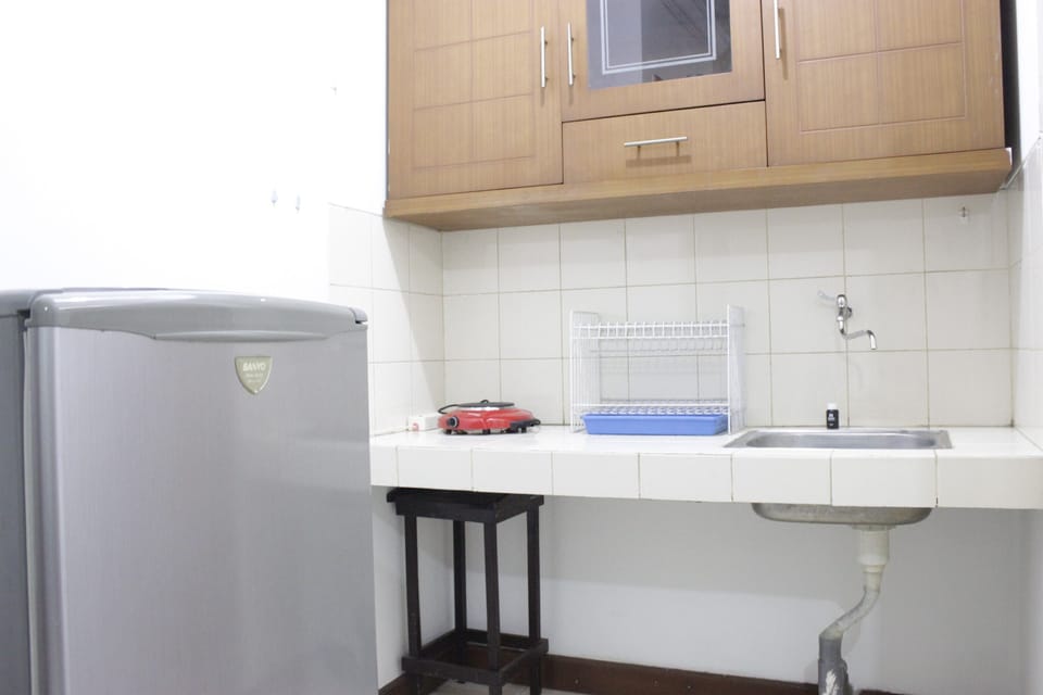 Apartment, Non Smoking, Kitchenette | Private kitchen | Fridge, stovetop, dishwasher, electric kettle