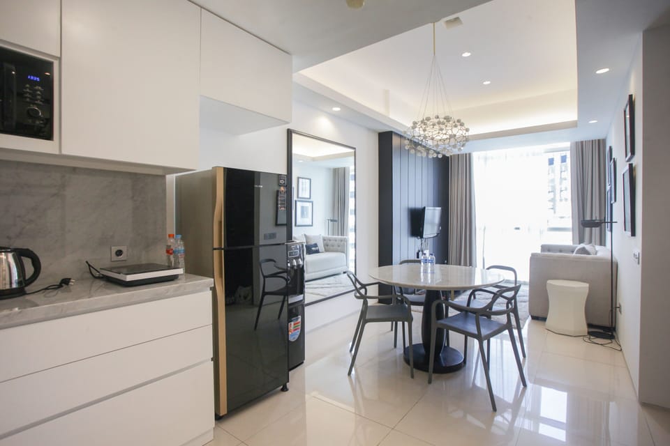 Apartment, Non Smoking, Kitchenette | Iron/ironing board, free WiFi, bed sheets