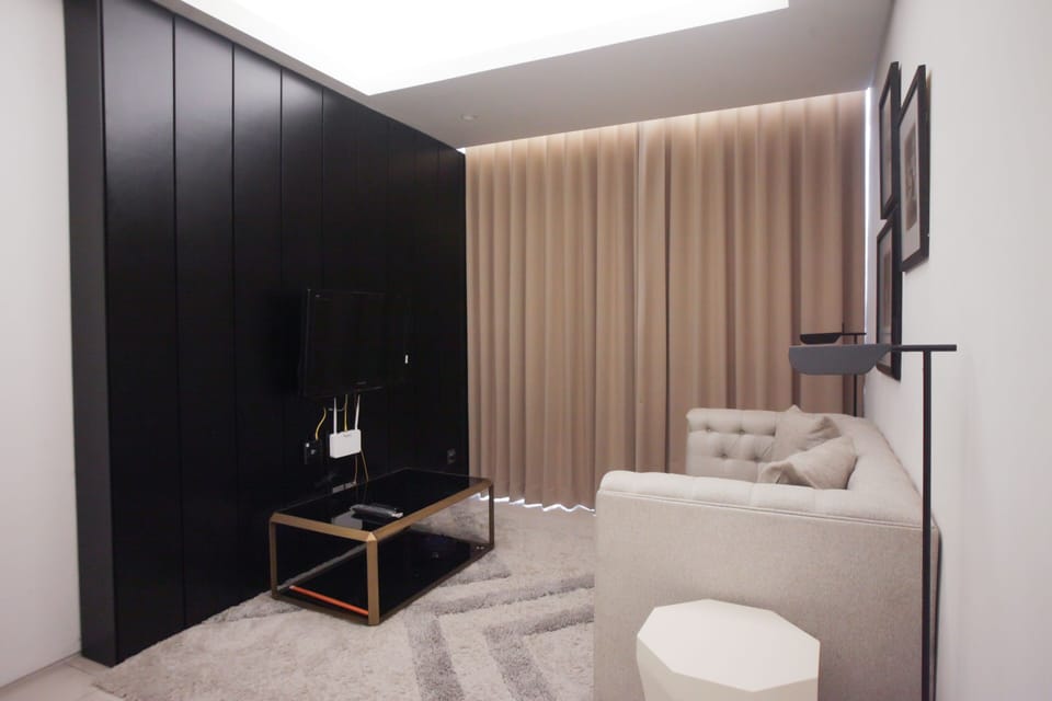 Apartment, Non Smoking, Kitchenette | Living area | TV