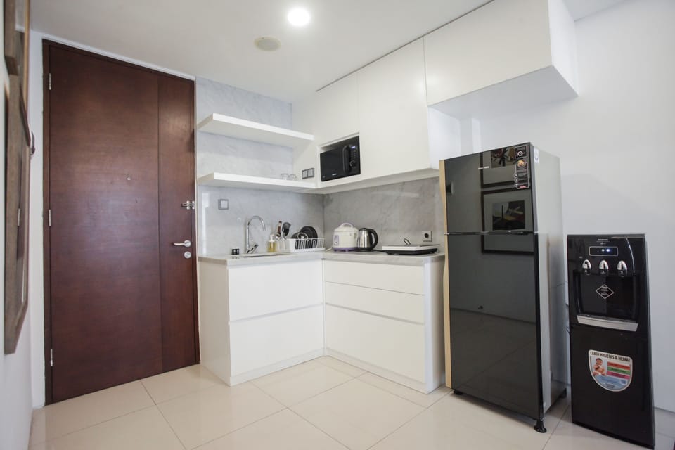 Apartment, Non Smoking, Kitchenette | Living area | TV
