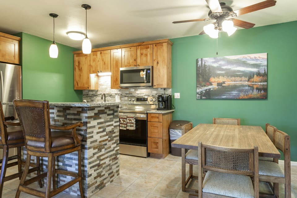 Condo, 2 Bedrooms | In-room dining