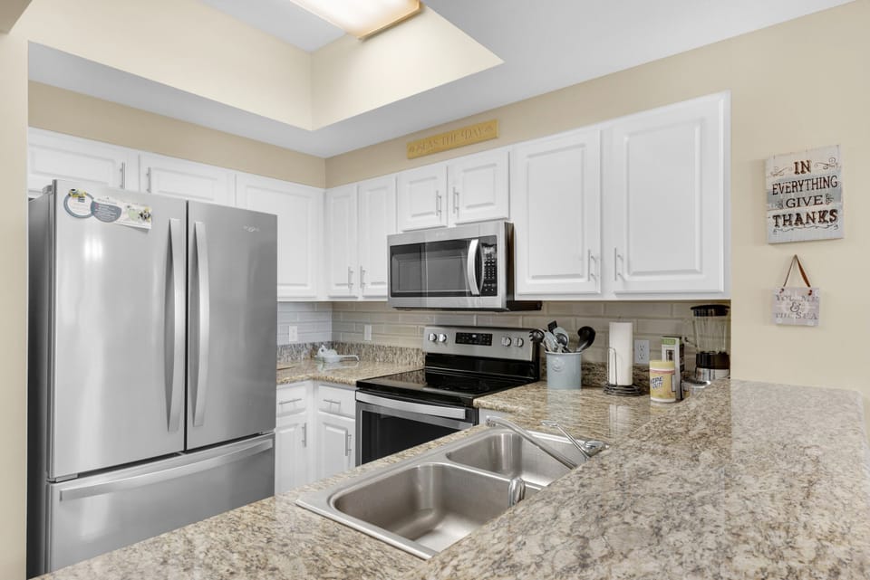 Kitchen with plenty of counter space