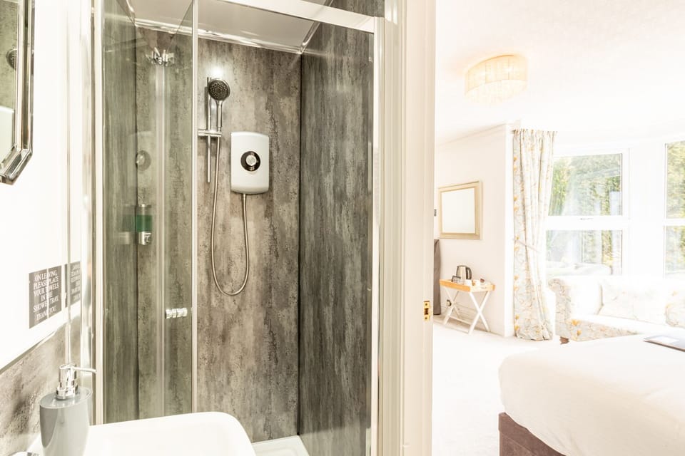 Premium Double Room, Ensuite | Bathroom