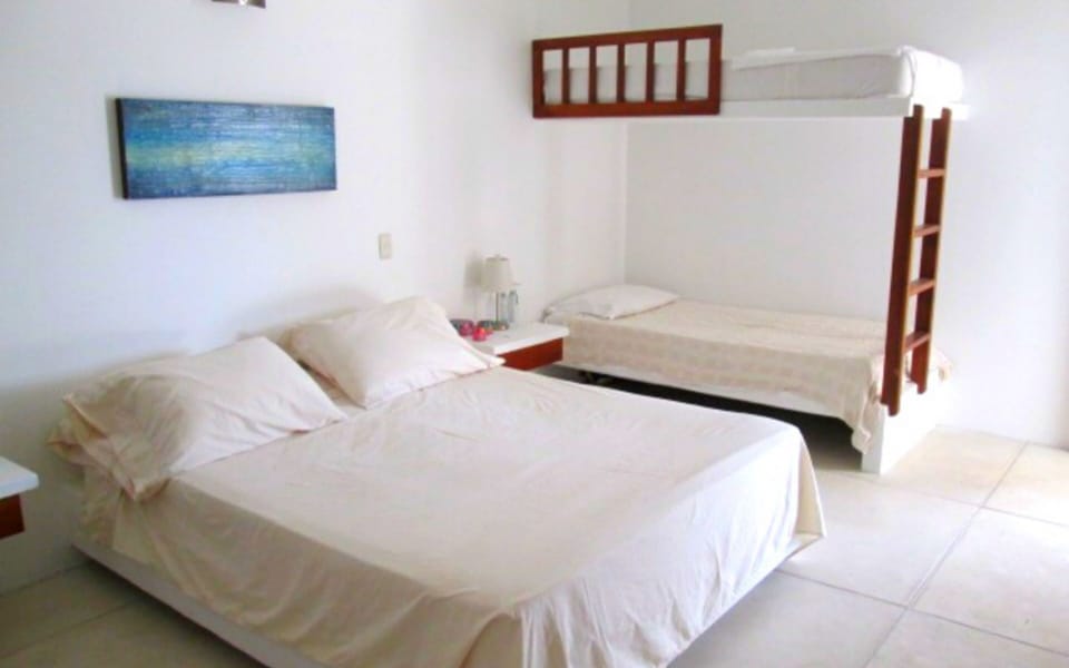 Basic House | 3 bedrooms, bed sheets