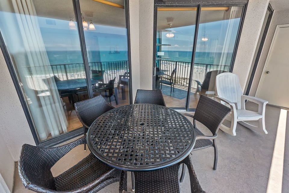 Deluxe Condo, 3 Bedrooms, Balcony, Beachfront (801) | Balcony