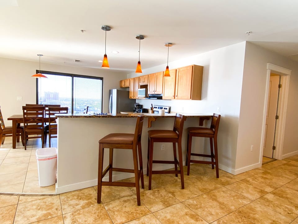 Barstool seating perfect for breakfast + brunch!