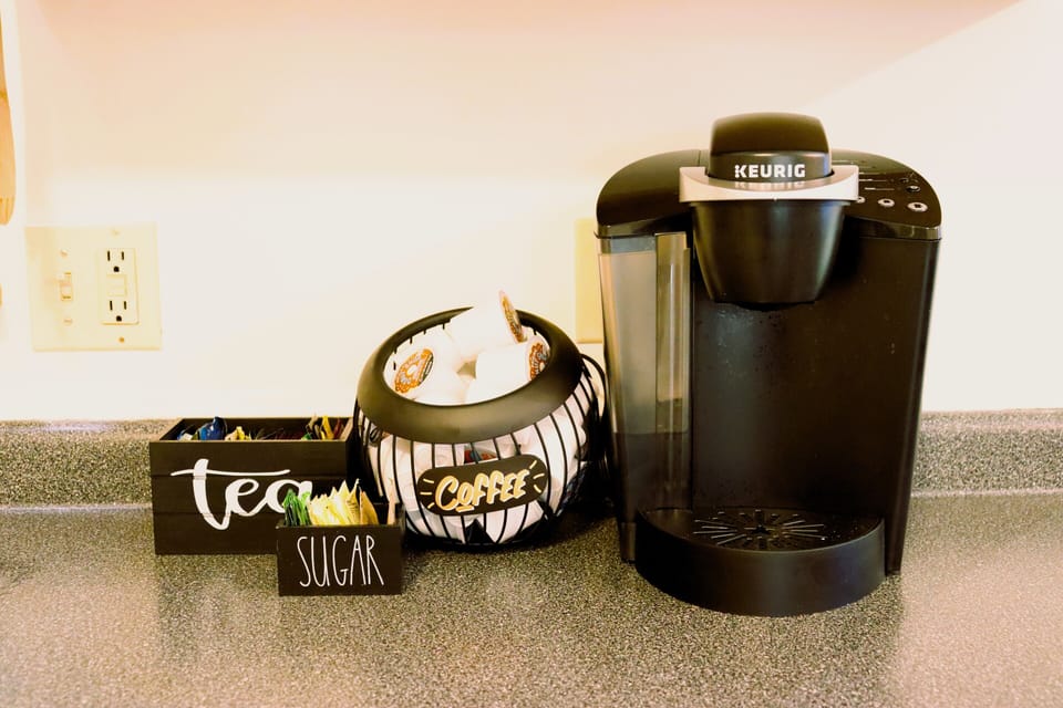 Coffee, tea & sweeteners to start your trip!