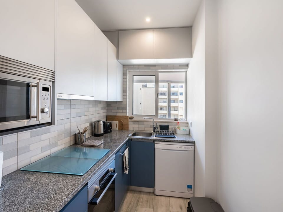 Cabinetry, Kitchen Sink, Countertop, Building, Sink, Tap, Window, Kitchen Appliance, Kitchen, Kitchen Stove