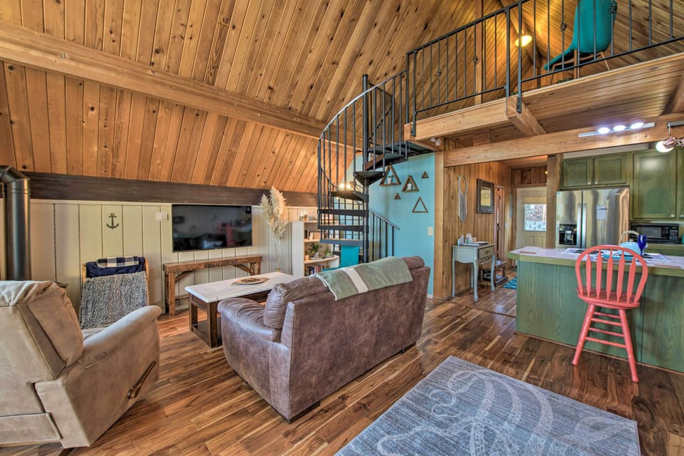 Living Room | Smart TV