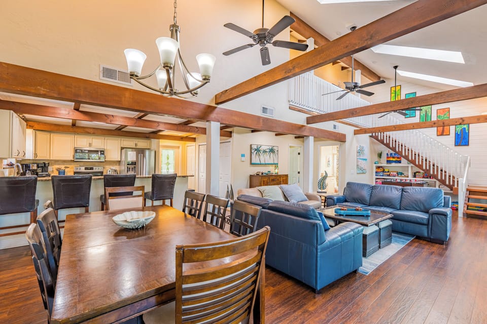 Open floor plan with dining, living and kitchen area.