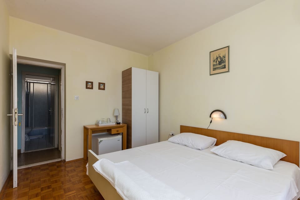 Apartment (1Bedroom Suite,Balcony, Sea view) | 2 bedrooms, free WiFi, bed sheets