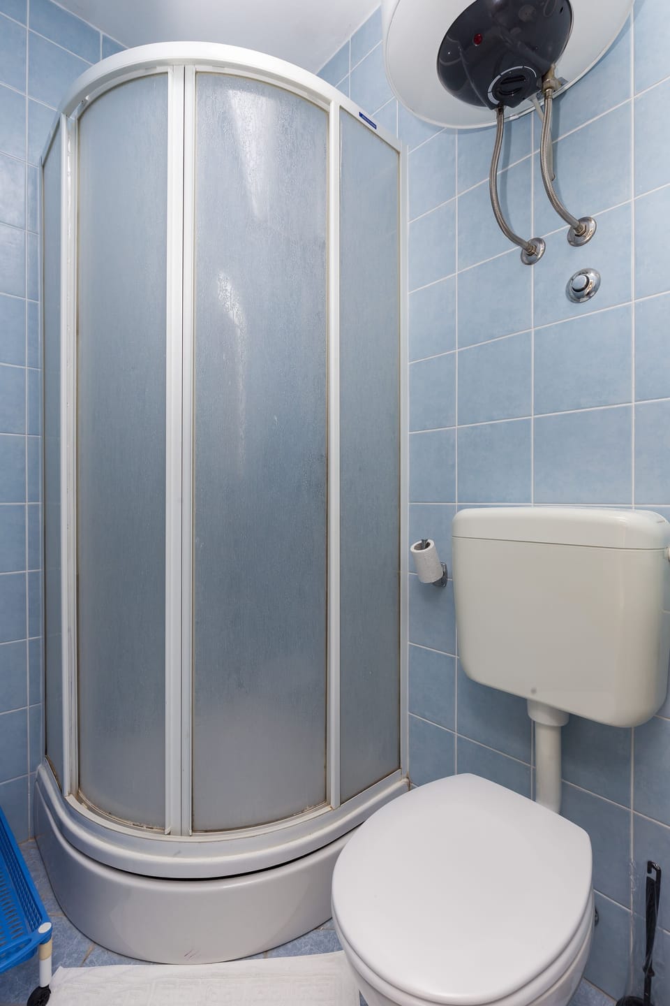 Double Room (Beautiful Nest Rooms - Double Room wi) | Bathroom | Shower, towels