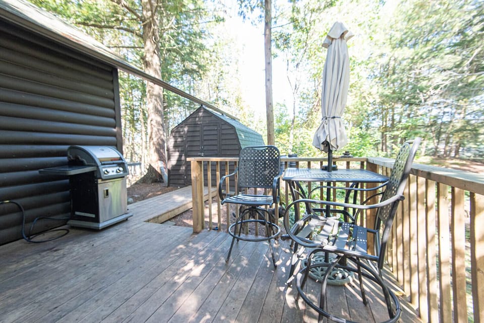 Cottage Deck 