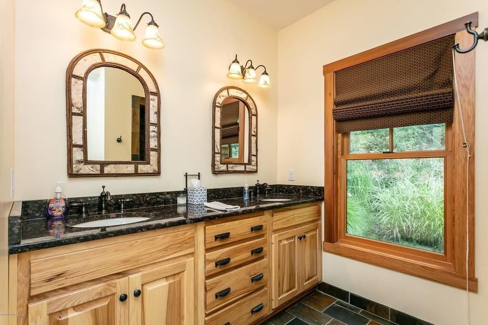 Main bath with double vanity