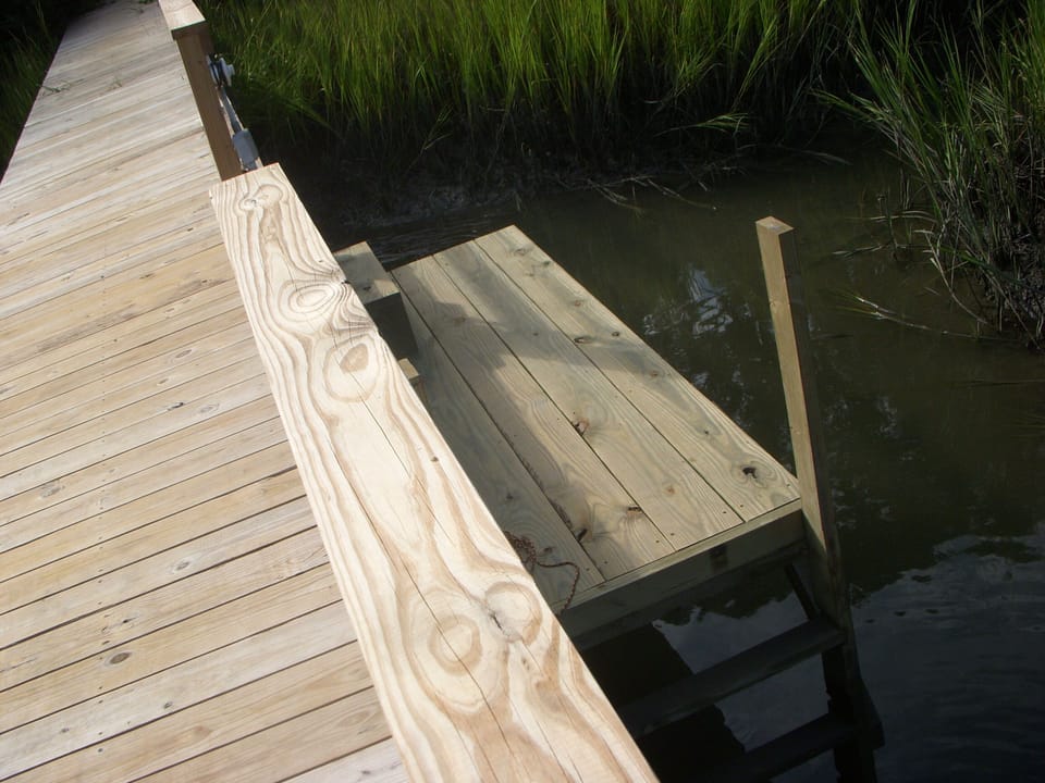 Kayak launch platform