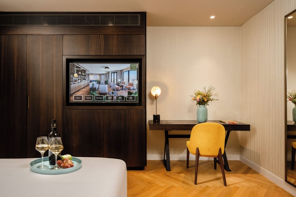 Executive Suite, Balcony | Minibar, in-room safe, desk, laptop workspace