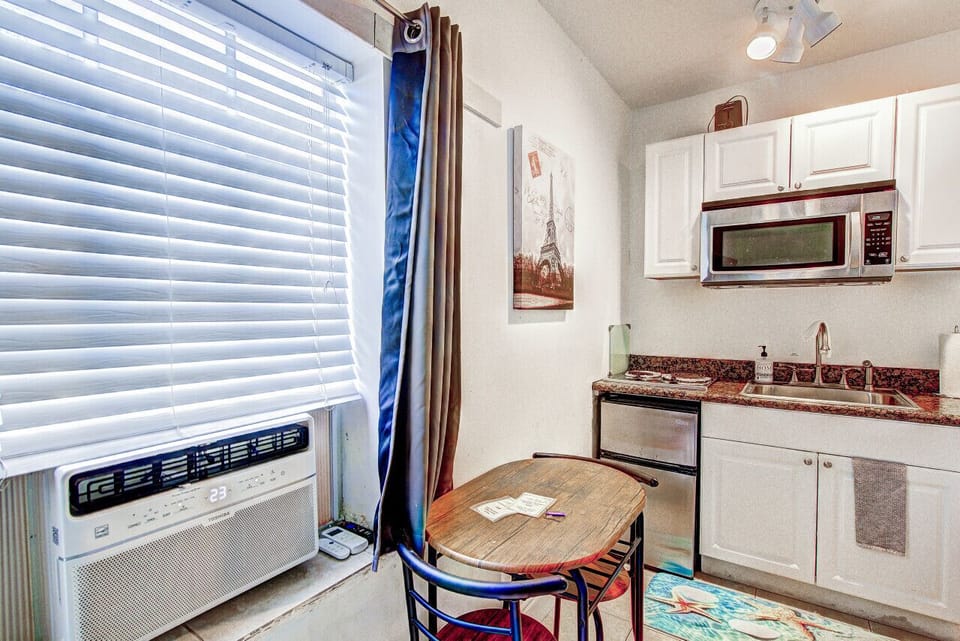 dining and Kitchenette