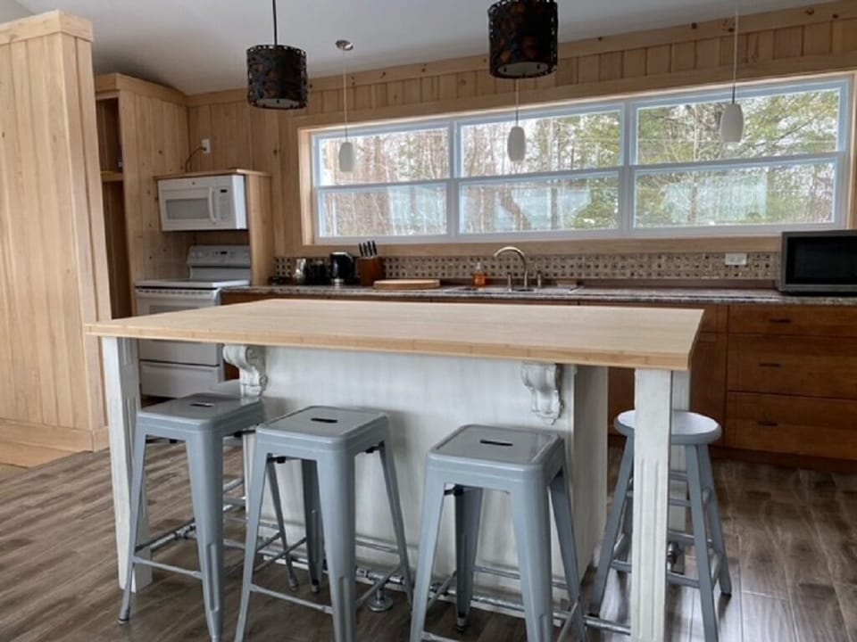 Dining Island area with bar height stools.