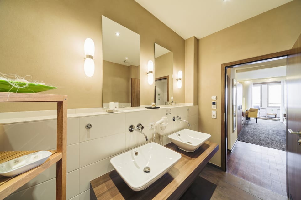 Suite | Bathroom sink