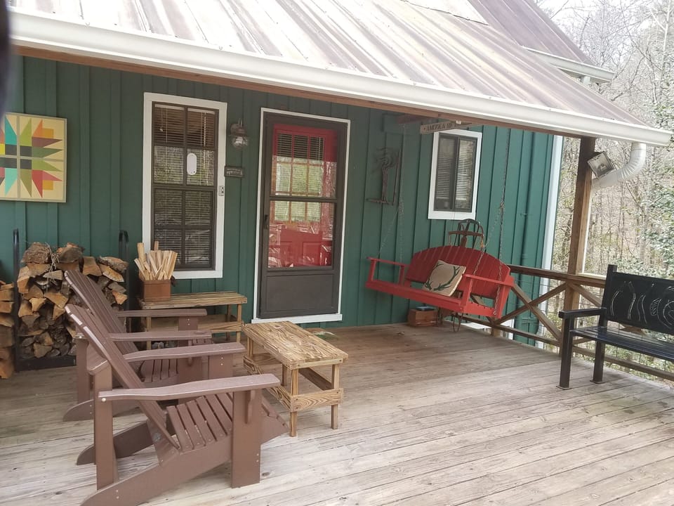 Front deck, cabin entrance, gathering space to spot wildlife and star gaze. 

