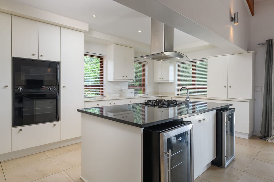 Luxury Villa, 5 Bedrooms, Non Smoking, Sea View | Private kitchen | Full-size fridge, microwave, oven, stovetop