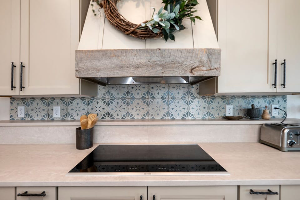 Range & Hood