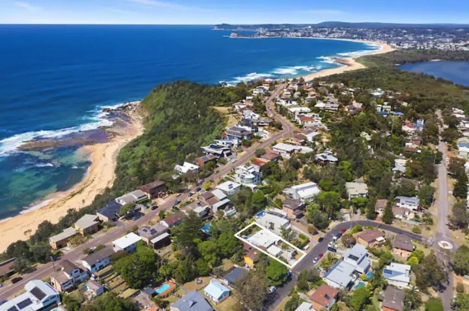 Location of the house in vicinity of the beach