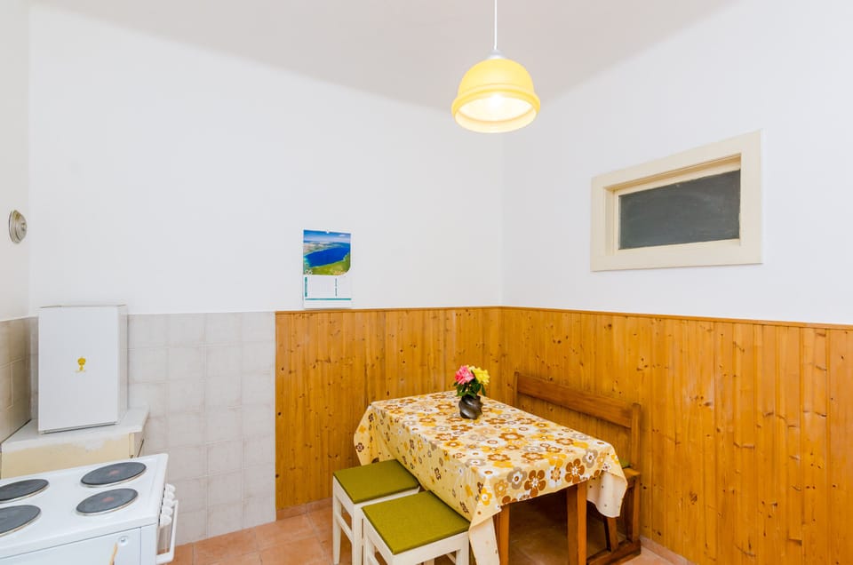 Apartment (Two Bedroom Apartment with Terrace) | In-room dining