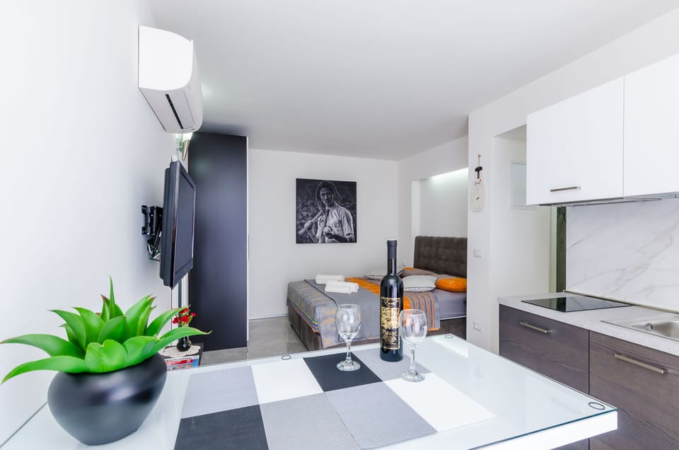 Studio (Apartment Lea - Studio Apartment) | In-room dining