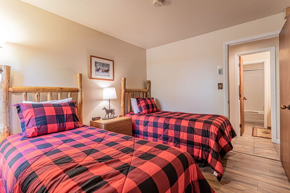 Spare Bedroom-1