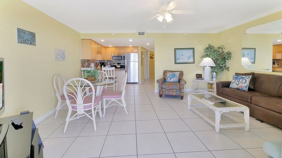 South Beach Living Room 605