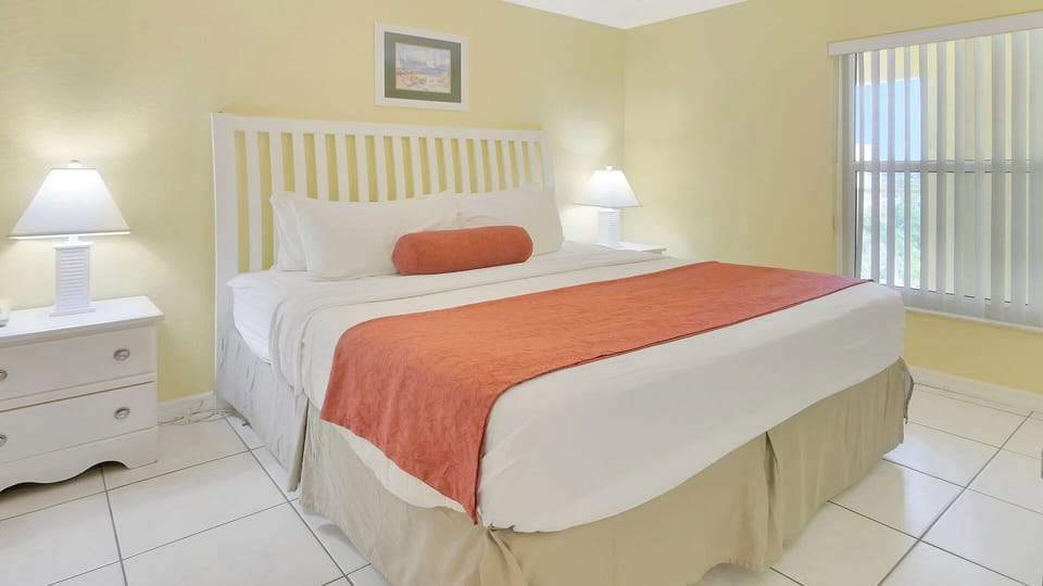 South Beach Living Bedroom Room 605