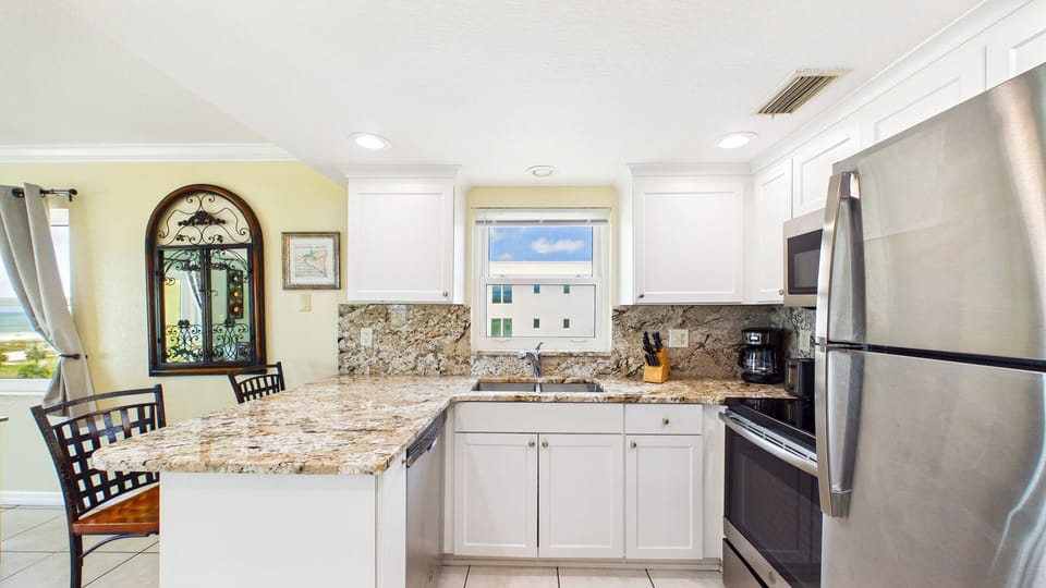 SouthBeach608Kitchen(3)