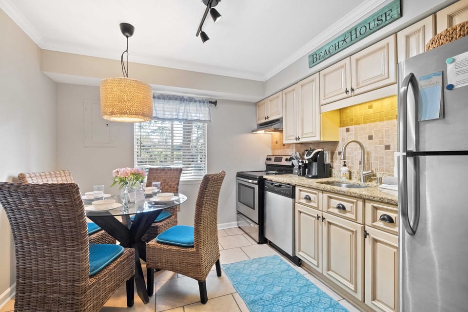 Whether you're eating in, or just mixing drinks, this kitchen is sure to please.
