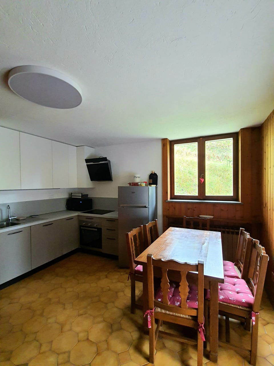 Comfort Apartment | Private kitchen | Coffee/tea maker, cookware/dishes/utensils