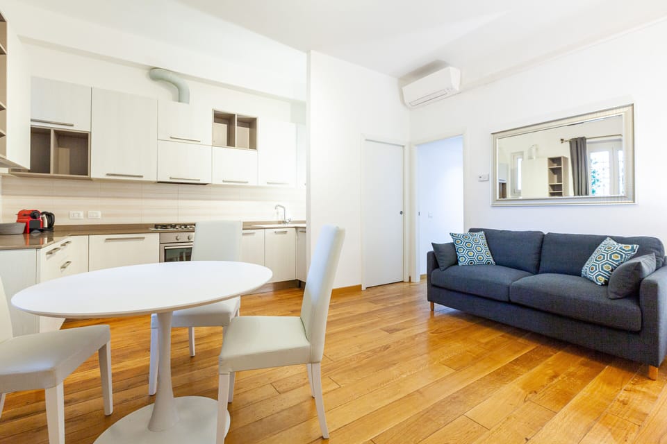 Apartment | Living area | Flat-screen TV