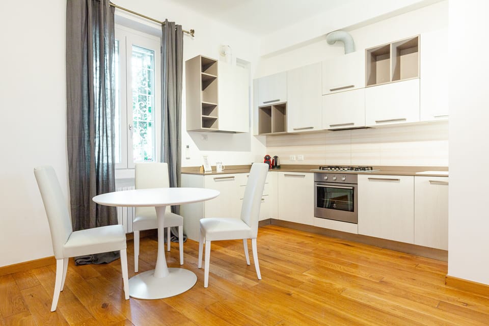 Apartment | Living area | Flat-screen TV