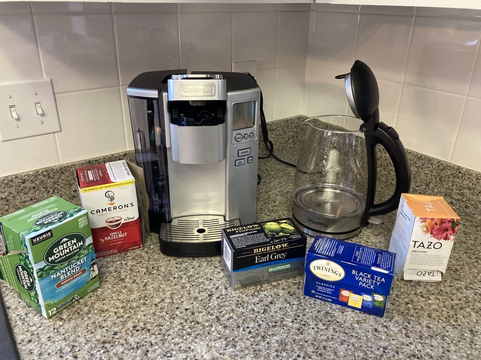 Various types of teas and coffees for the whole group 