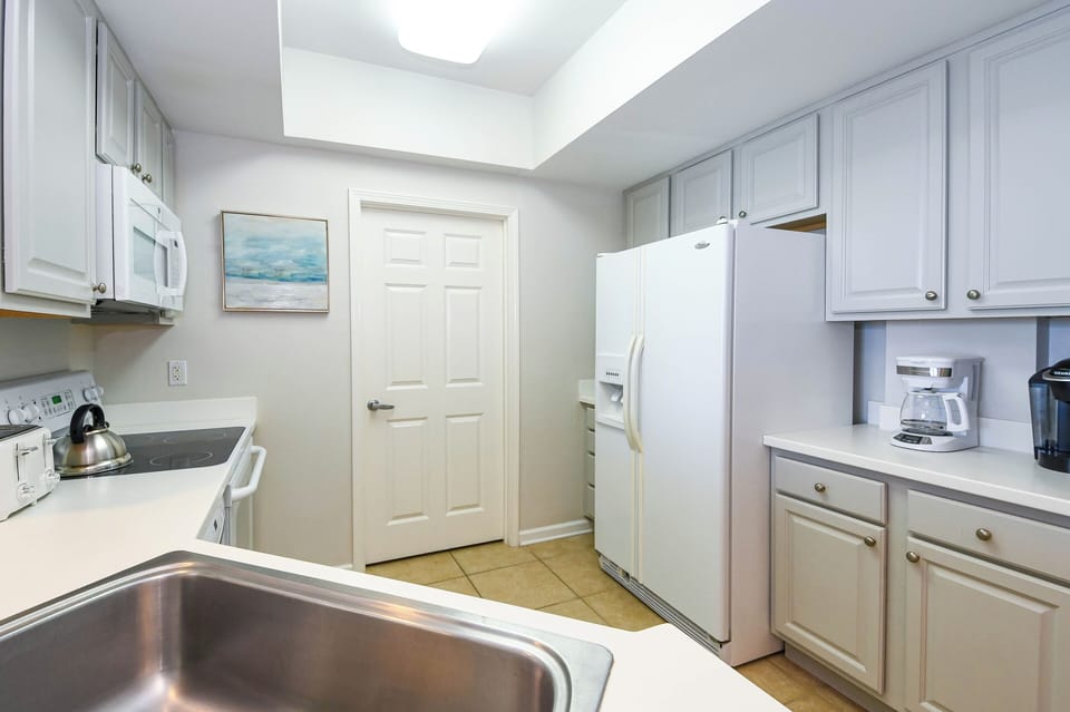 Silver Beach Towers West 1205- Fully Equipped Kitchen