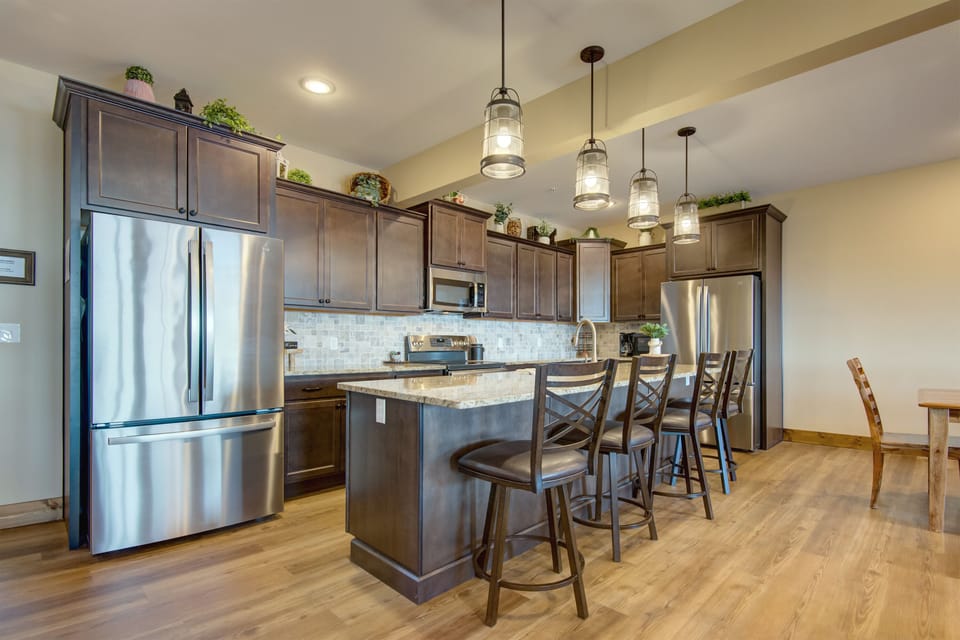 Kitchen - 2 refrigerators