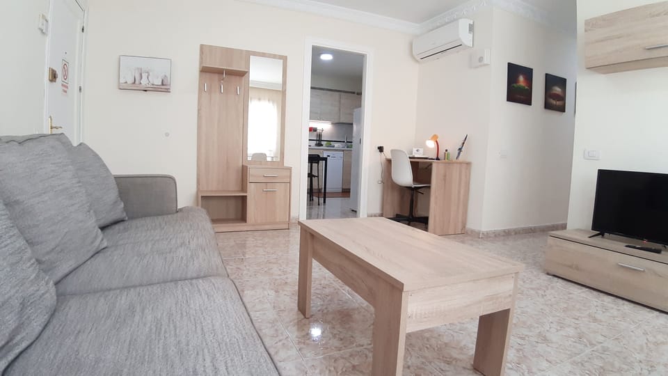 Apartment, 3 Bedrooms, Smoking | Lounge