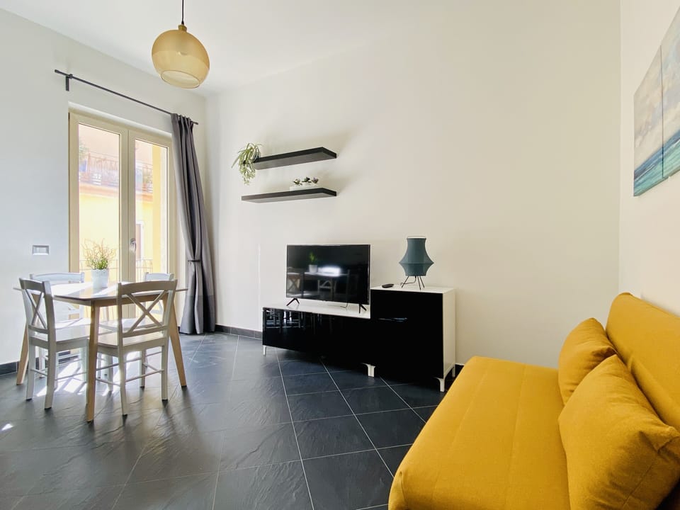 Apartment | Living area | 30-inch flat-screen TV with digital channels, TV