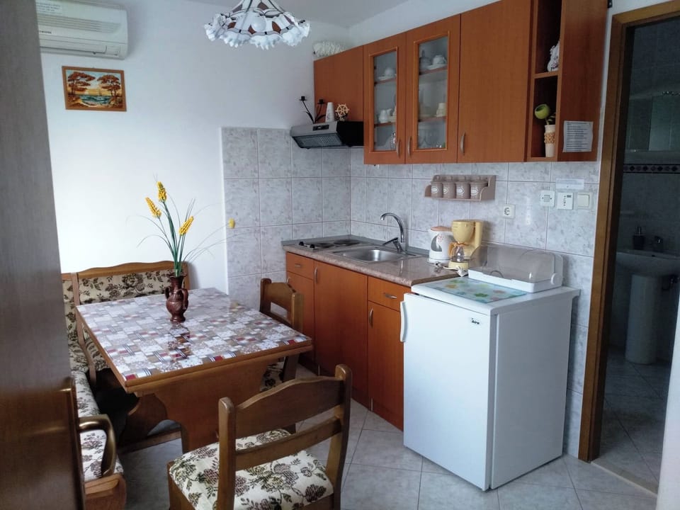 Apartment, 1 Bedroom, Smoking, Balcony | Interior