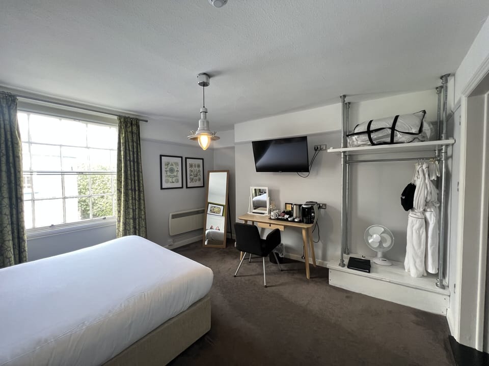 Double Room (Room 5) | Free WiFi