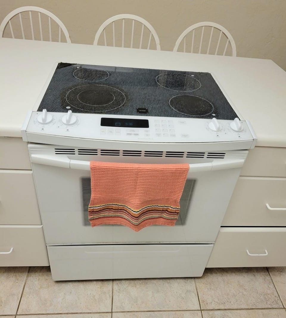 Kitchen Stove and Oven