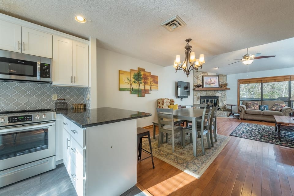 Kitchen/dining area
