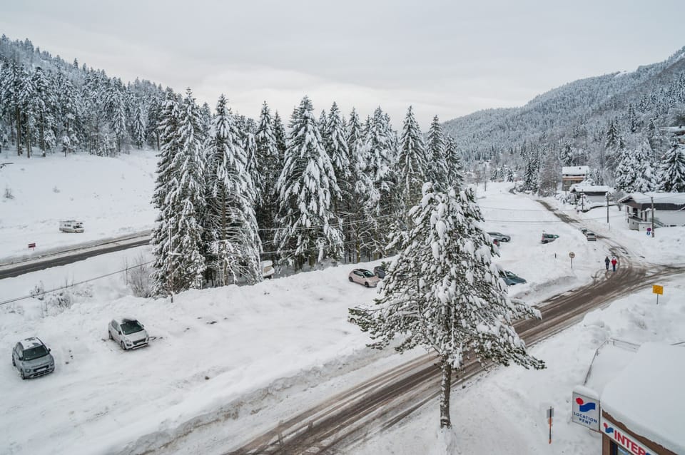 Snow and ski sports
