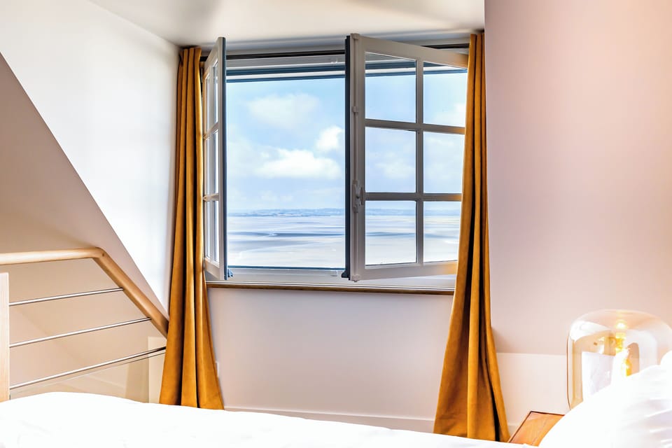 Apartment of the Sword | Beach/ocean view