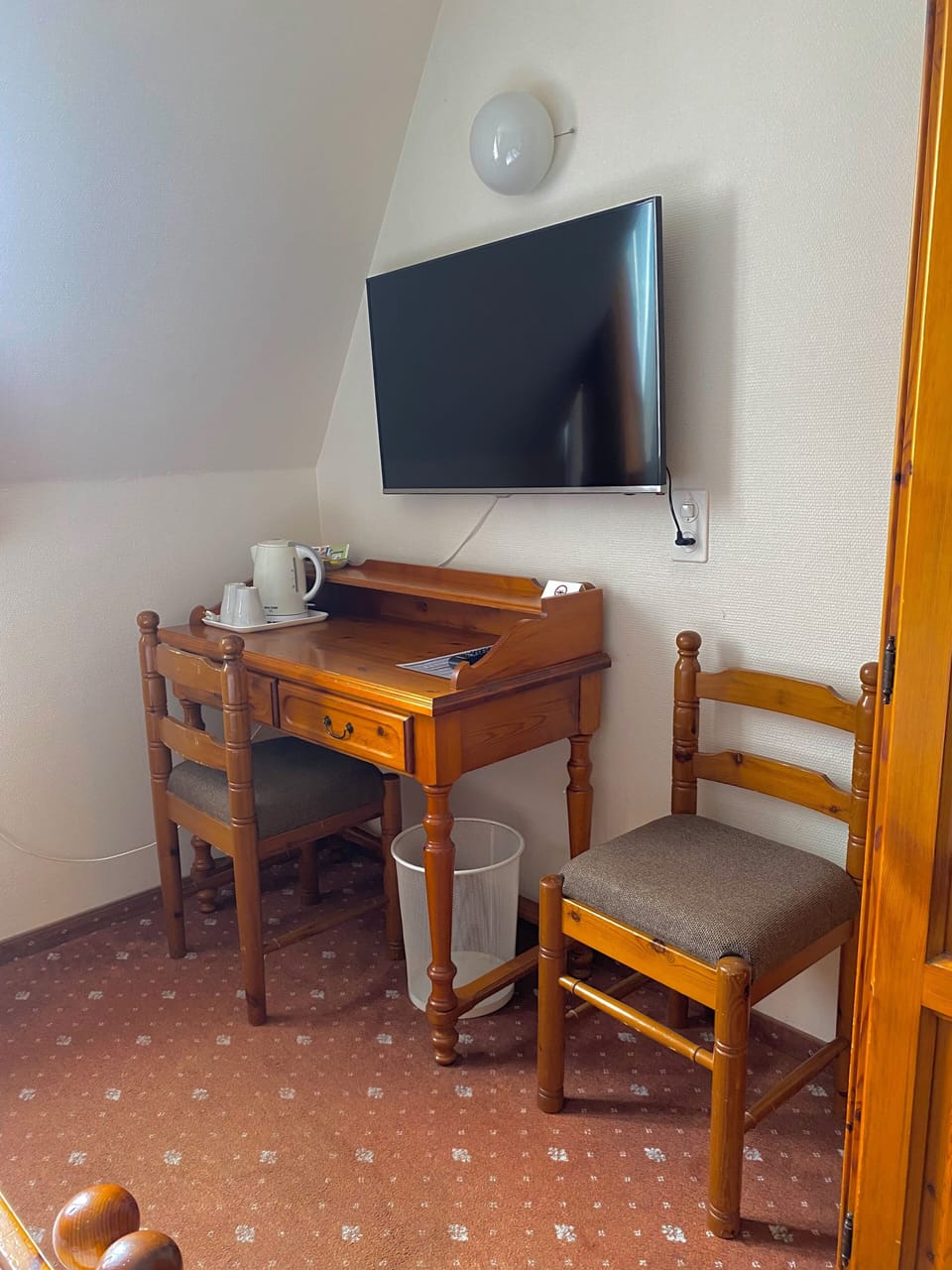 Standard Double Room | Free WiFi, bed sheets